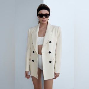 ‼️Bloggers Favorite‼️ ZARA VELVET DOUBLE BREASTED BLAZER SIZE M